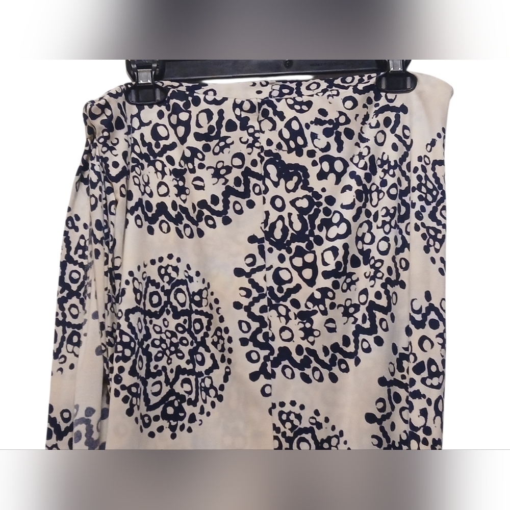 Anne Klein - Black & White Silk & Nylon Faux Wrap Skirt W/Abstract Design, - Picture 8 of 9